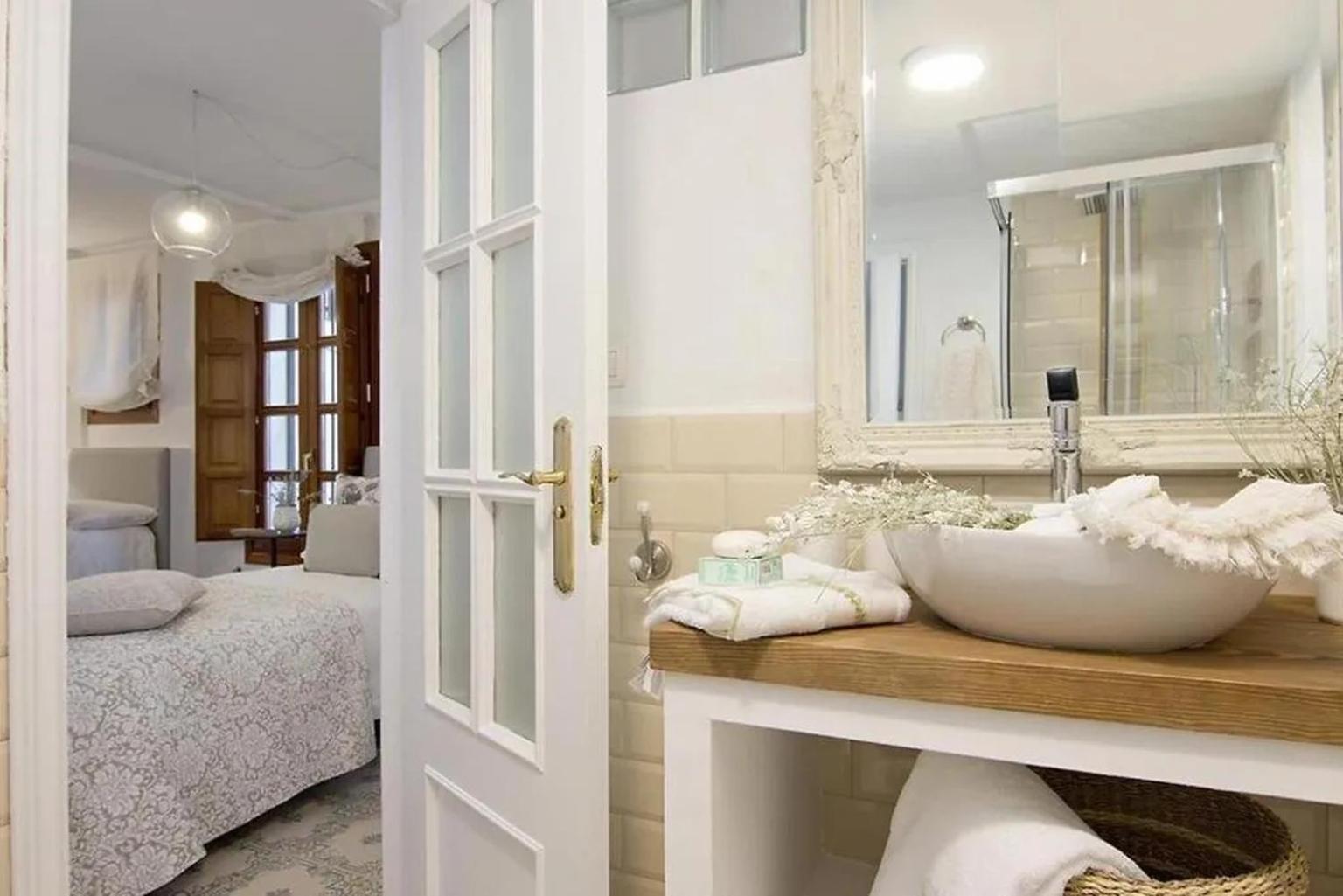 Apartamentos La Tona Puerta Elvira Centro Ciudad Granada Luaran gambar